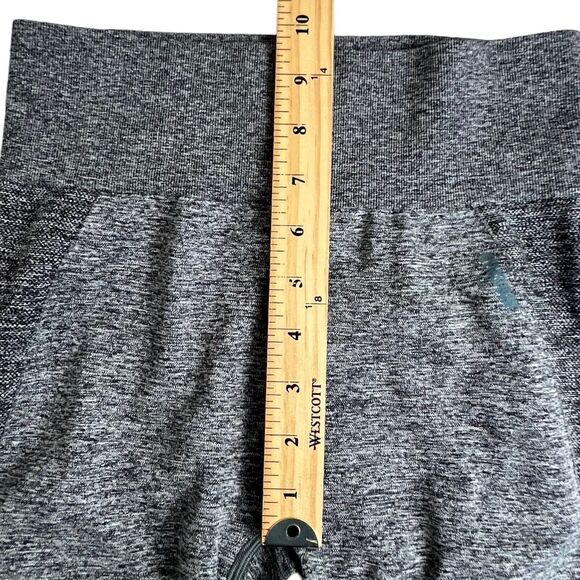 Gymshark Womens Gray Spell Out 7/8 Leggings Medium - Picture 7 of 9